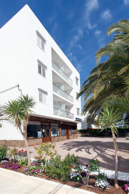 Apartamentos Sofia Es Cana Exterior foto